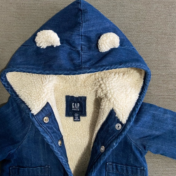 BABY GAP Sherpa lined denim jacket size 0-6months - Picture 2 of 5